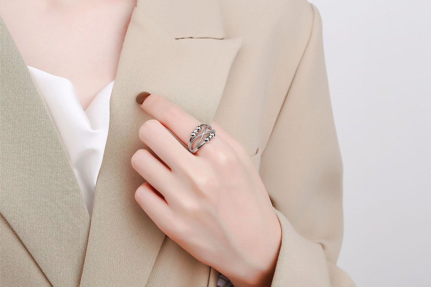 Hollow Line Rotatable Ring Women