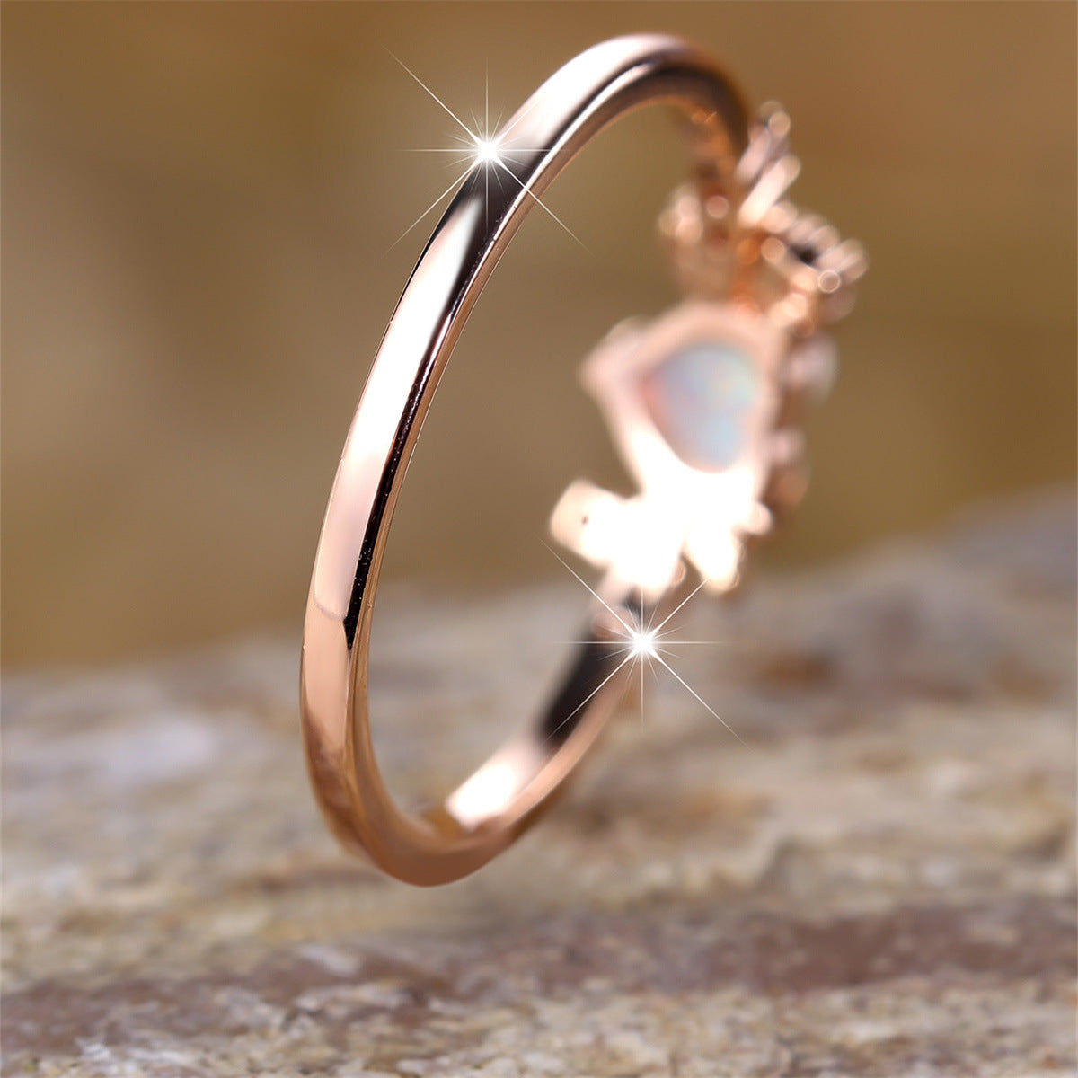 Moon Three Claw Ring